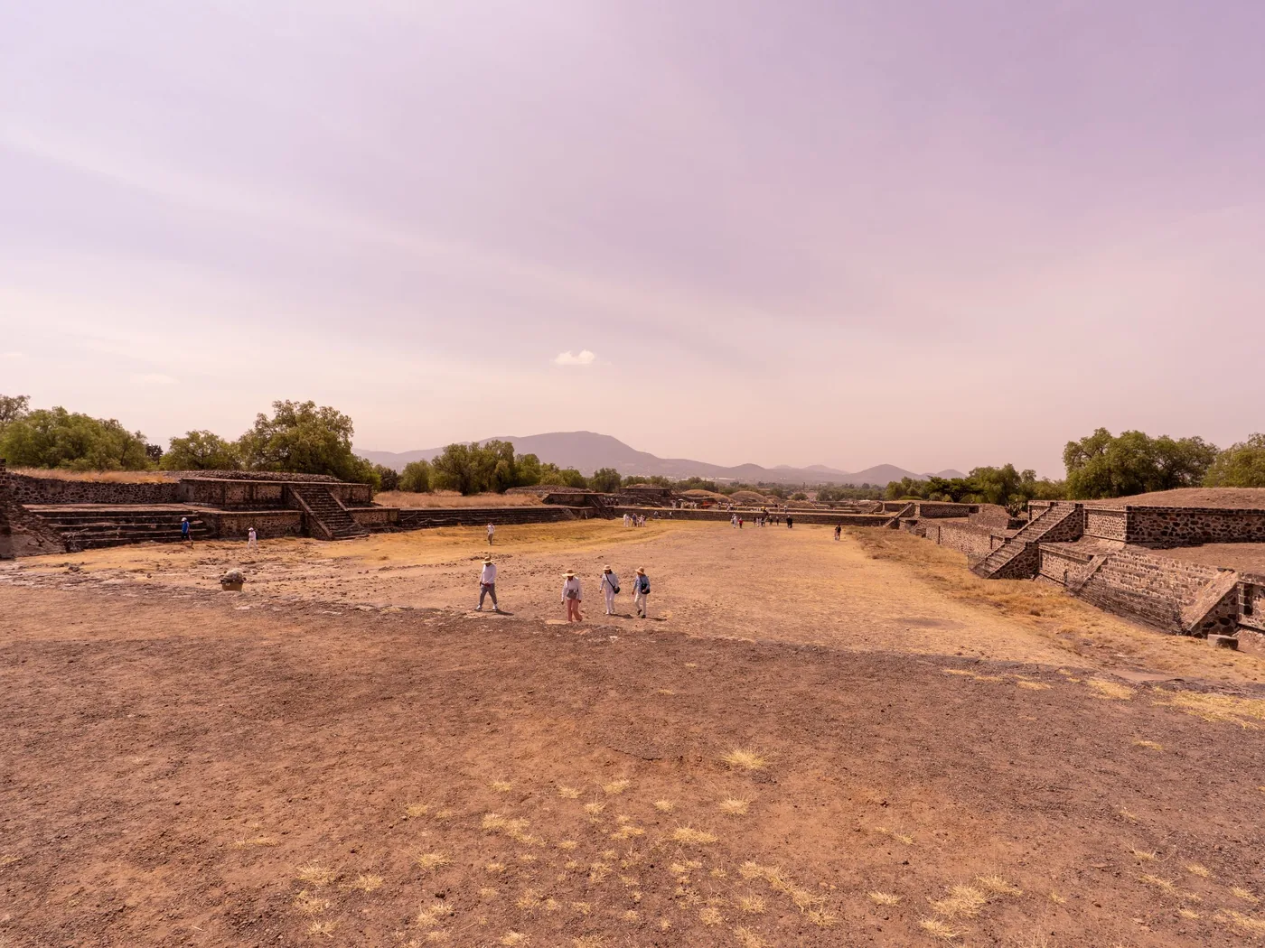 Pyramida Slunce a třída Mrtvých v Teotihuacánu